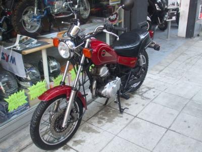 MOTO YAMAHA SR