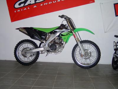 MOTO KAWASAKI KXF