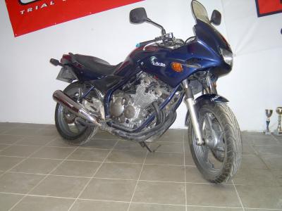 MOTO YAMAHA DIVERTION