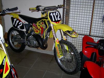 MOTO SUZUKI RM