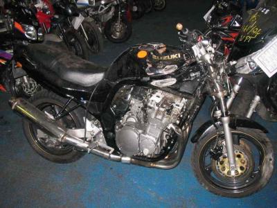 MOTO SUZUKI 600 BANDIT