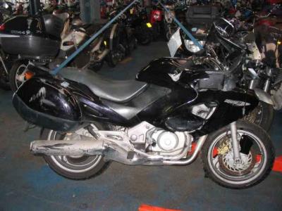 MOTO HONDA 650 NTV