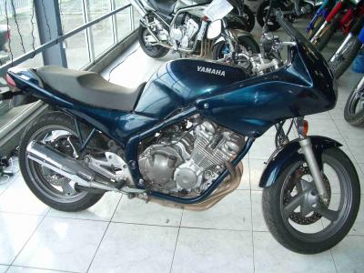 MOTO YAMAHA 600 DIVERSION