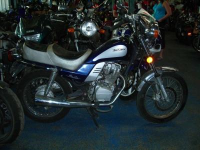 MOTO KYMCO 125 SECTOR