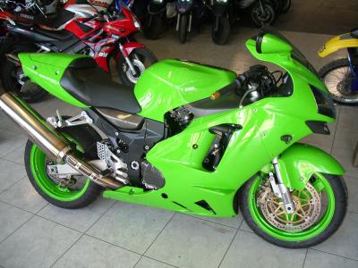 MOTO KAWASAKI ZX12R