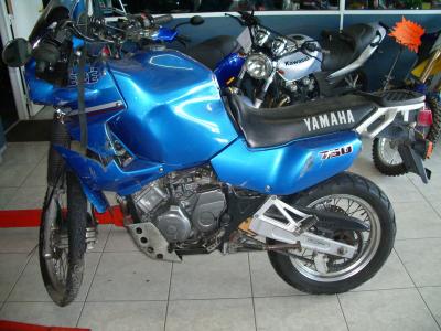 MOTO YAMAHA 750 SUPER TENER