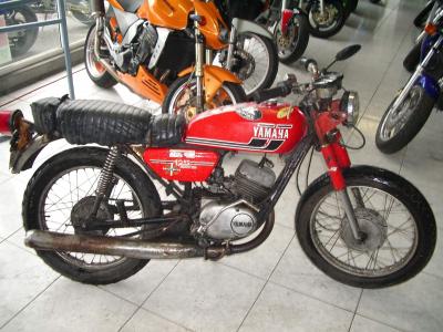 MOTO YAMAHA 125 INDUCTION