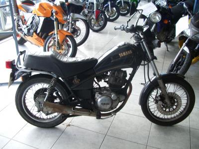 MOTO YAMAHA 125 SR