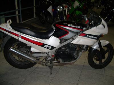 MOTO KAWASAKI 500 GPZ