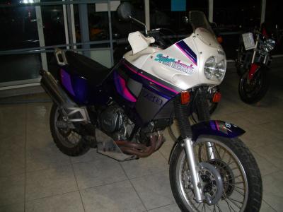 MOTO YAMAHA 750 SUPER TENER