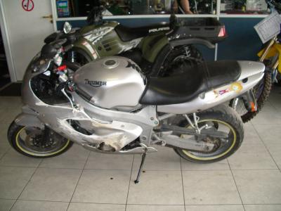 MOTO TRIUMPH 600 TT