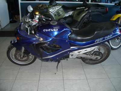 MOTO SUZUKI 750 GSXF