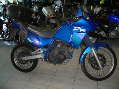 MOTO SUZUKI 650 DR RS