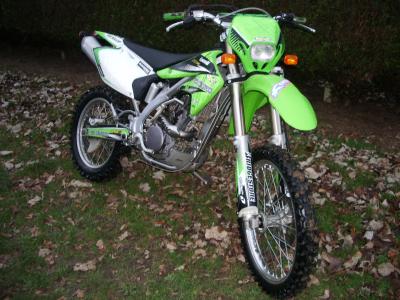 MOTO KAWASAKI KXE 250 F  HOMO