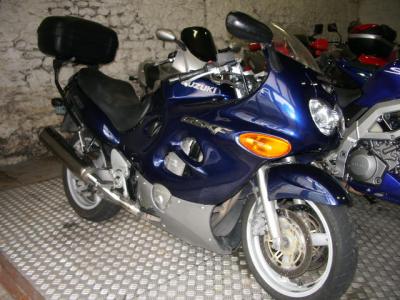 MOTO SUZUKI GSXF