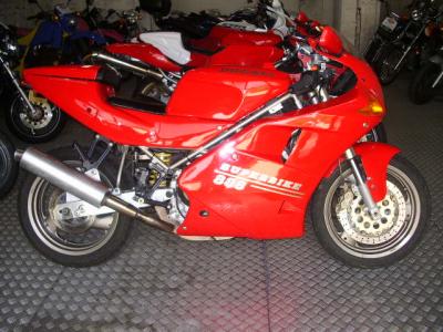 MOTO DUCATI 888 STRADA