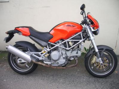 MOTO DUCATI MONSTER SIE