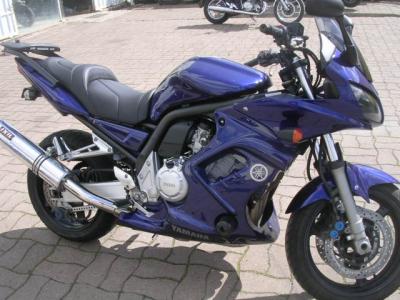 MOTO YAMAHA FAZER