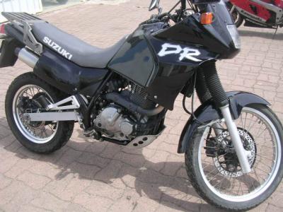 MOTO SUZUKI DR