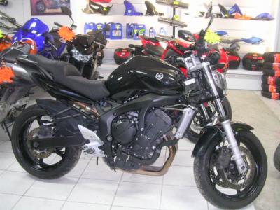 MOTO YAMAHA FZ6