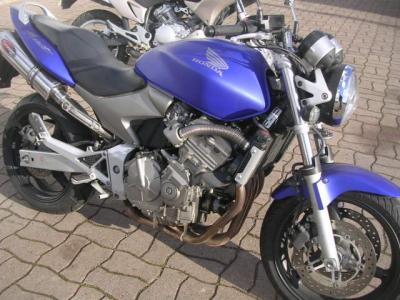 MOTO HONDA HORNET