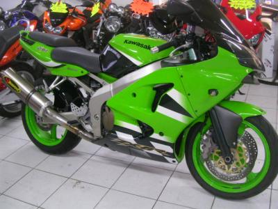 MOTO KAWASAKI ZXR