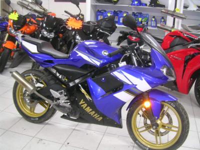 MOTO YAMAHA TZR