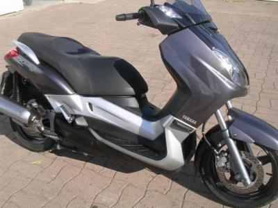 SCOOTER YAMAHA XMAX