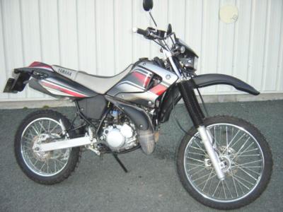 MOTO YAMAHA DTRE