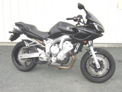 MOTO YAMAHA FZ6