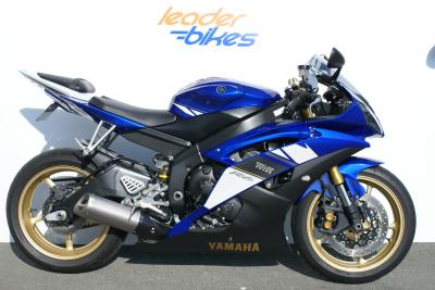 MOTO YAMAHA YZF R6